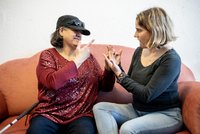 pour la communication les personnes sourdaveugles ont besoin d'assistance